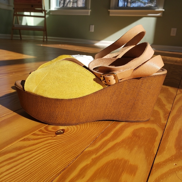 Never Worn! Harvest yellow suede wedge sandals - Picture 8 of 8